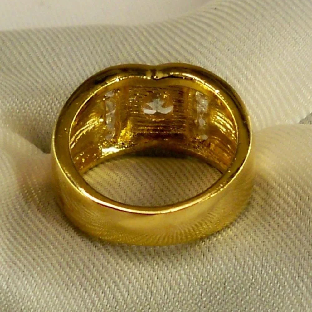 NEW Round Cut Cubic Zirconias Gold DESIGNER Ring